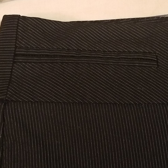 Classy Stripped Capris - Picture 5 of 8